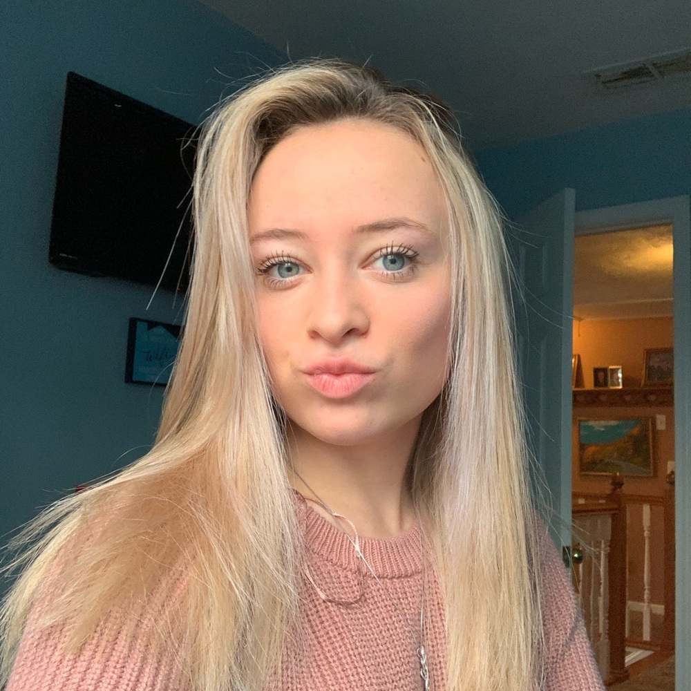 Meet your Posher, Caeleigh